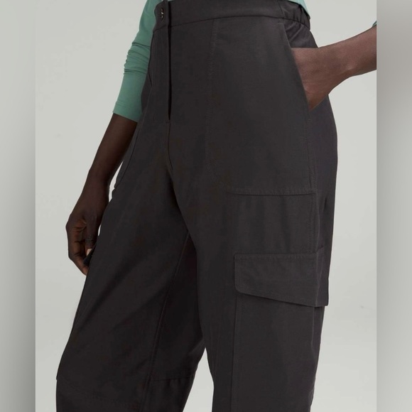 Lululemon Light Utilitech Cargo Pocket High-Rise Pant
Graphite Grey - Picture 4 of 10
